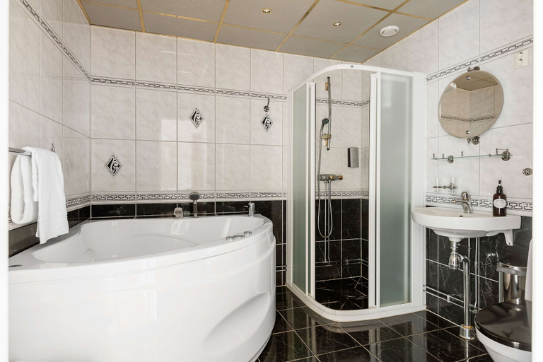 Bathroom 3, Sure Hotel by Best Western Öjaby Herrgård, Växjö