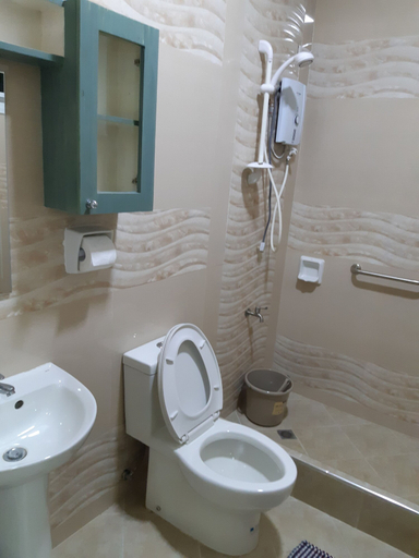 Bathroom, Zya Guest Home apartments, Baguio City