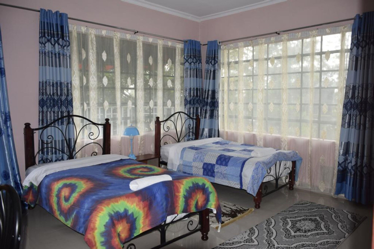 Bedroom 2, Yaris Guest House, Kesses