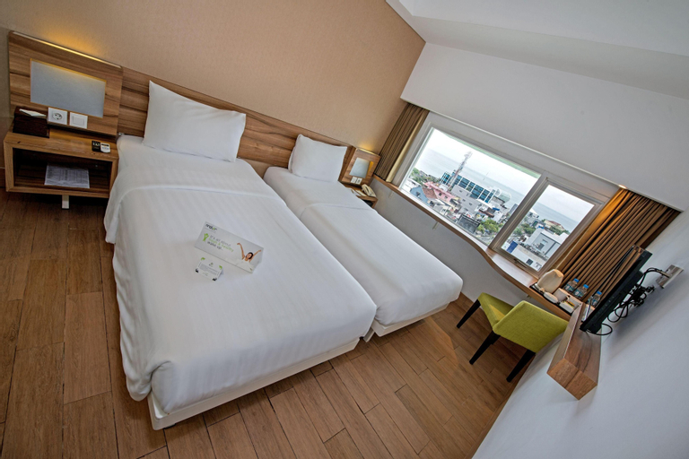 Bedroom 13