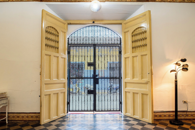 Exterior & Views 2, Hostal Victoria, Granada