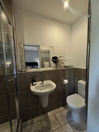 Bathroom 3, The Churchill Court, Oxfordshire
