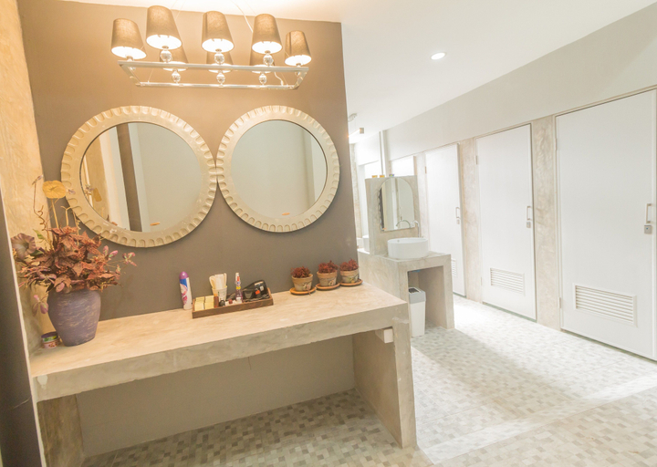 Bathroom 4, Iris hostel, Muang Chiang Mai