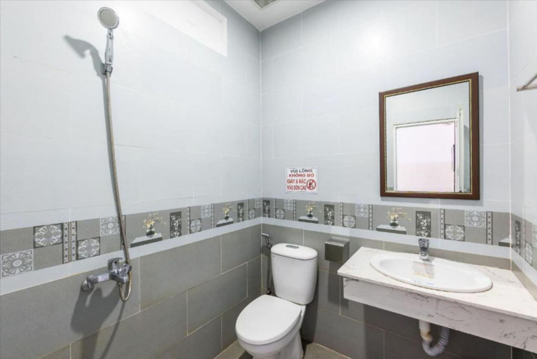 Bathroom 4, Bong House Homestay 2, Da Nang
