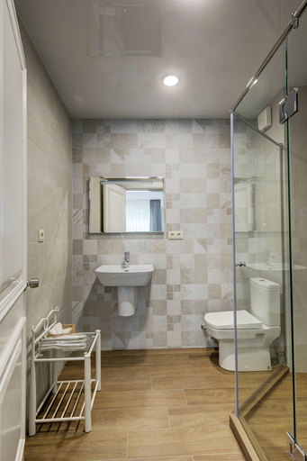 Bathroom 4, Hotel Passport Tbilisi, Tbilisi