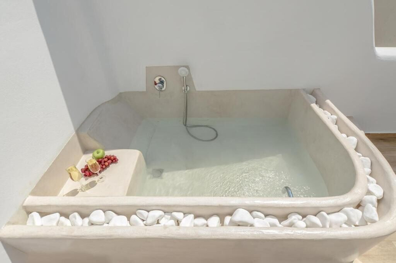 Bathroom 4, Naxian Spirit Inn, South Aegean