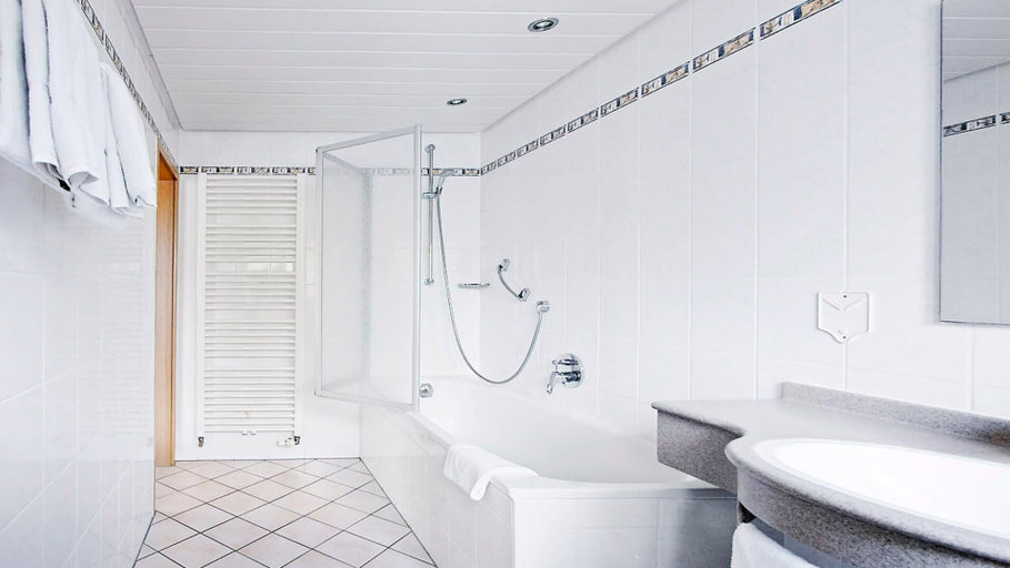 Bathroom 5, Hotel Victoria, Lörrach