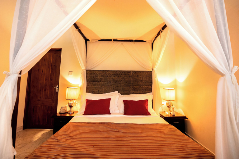 Bedroom 2, Club Mango, Kalpitiya