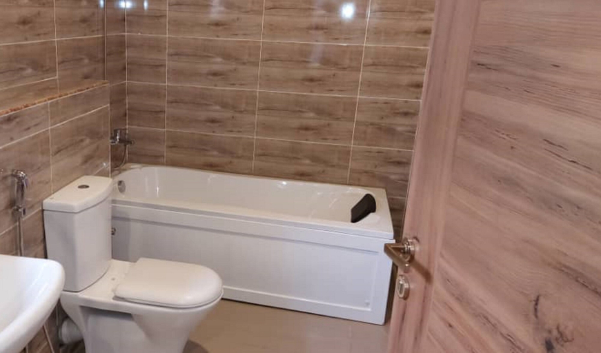 Bathroom 3, Hassan Sunmonu Court, AbujaMun