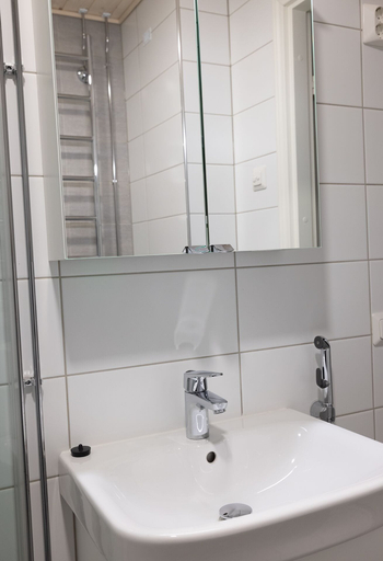 Bathroom 4, 2ndhomes Bright 1BR Home in the Center, Uusimaa