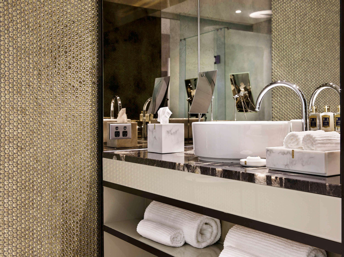 Bathroom 7
