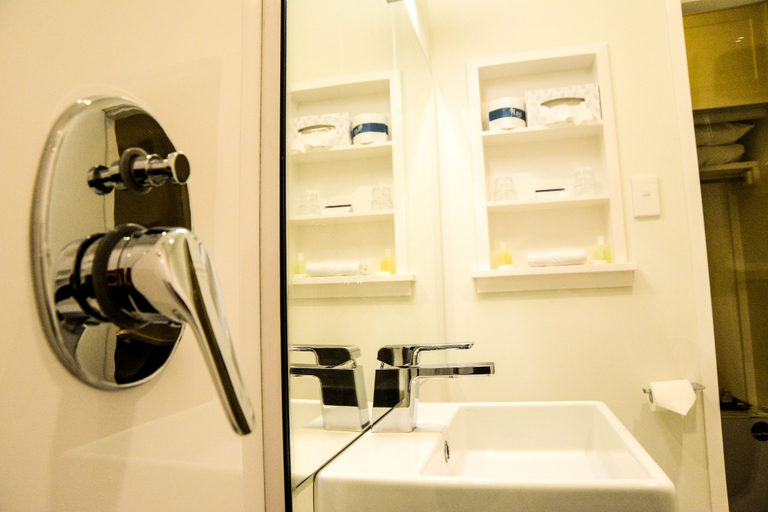 Bathroom 3, Wanaka Hotel, Queenstown-Lakes