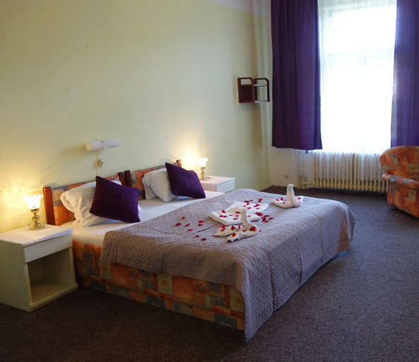 Bedroom 2, Hotel Hana, Cheb