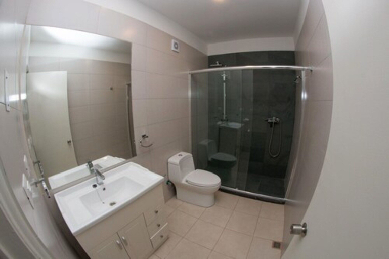 Bathroom 5, Hotel Plaza Ñuñoa, Cordillera