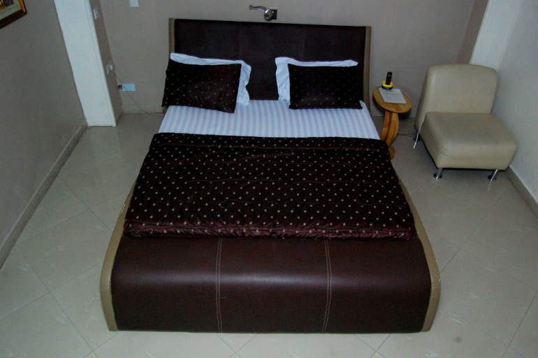 Bedroom 5, Condotel Apartment, Shomolu