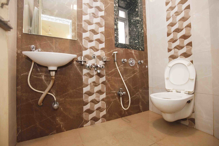Bathroom 3, Hotel Al Moazin, Mumbai City