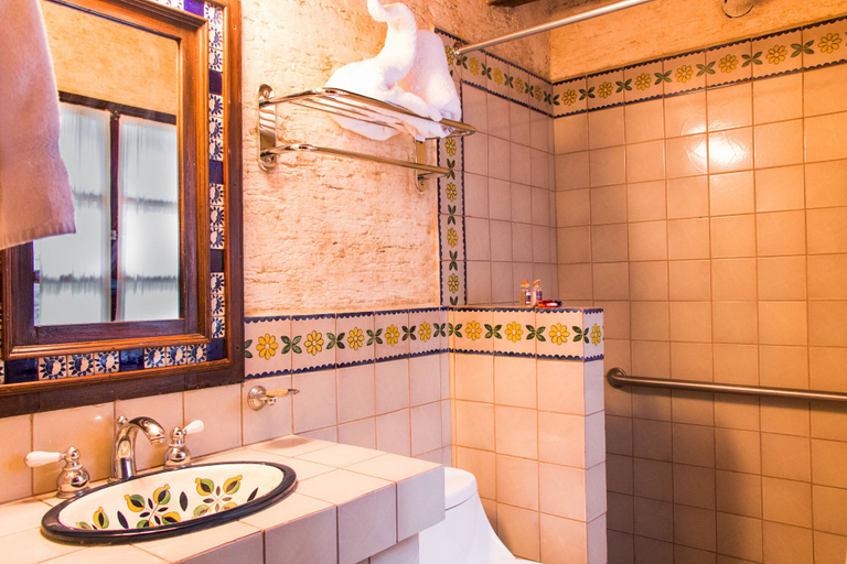 Bathroom 3, Hotel Casa San Lázaro, Antigua Guatemala