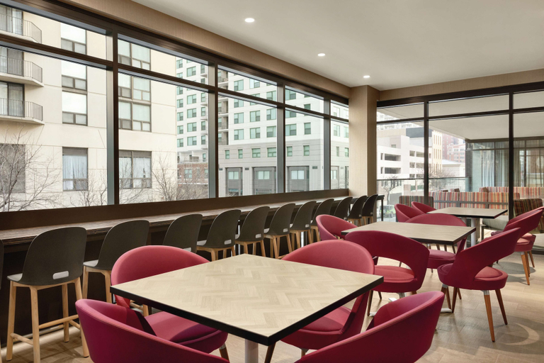 Food & Drinks 5, Home2 Suites by Hilton Chicago River North, Cook