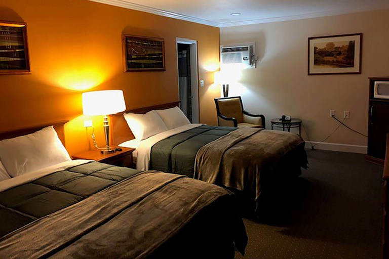 Bedroom 3, Howard Johnson by Wyndham Ridgecrest, CA, Kern
