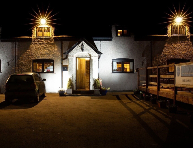 Exterior & Views 2, The Dolfor Inn Adults only, Powys