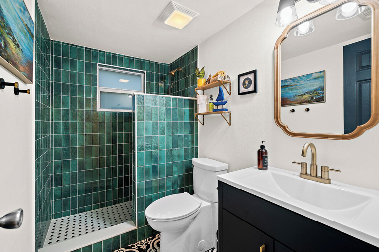Bathroom 3, Lora Square, Brevard