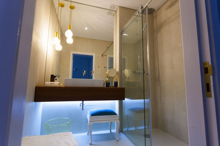 Bathroom 2, City View - Santo Ildefonso Luxury, Porto