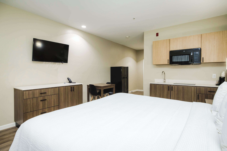 Bedroom 3, SureStay Studio by Best Western Conroe Downtown, Montgomery