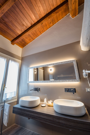 Bathroom 4, Hotel Centrale, Bologna