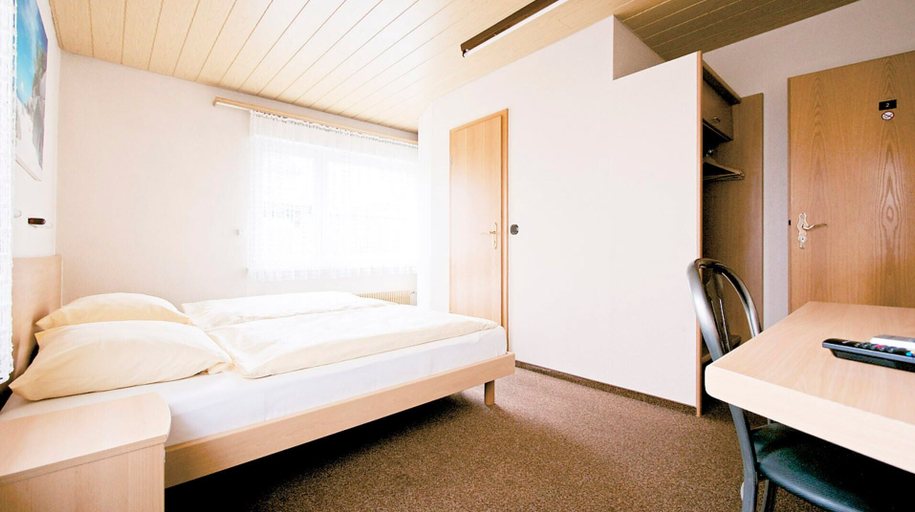 Bedroom 4, Hotel Victoria, Lörrach