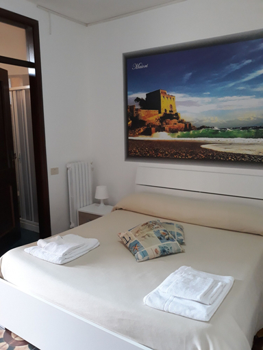 Bedroom 4, Hotel Rosy, Salerno