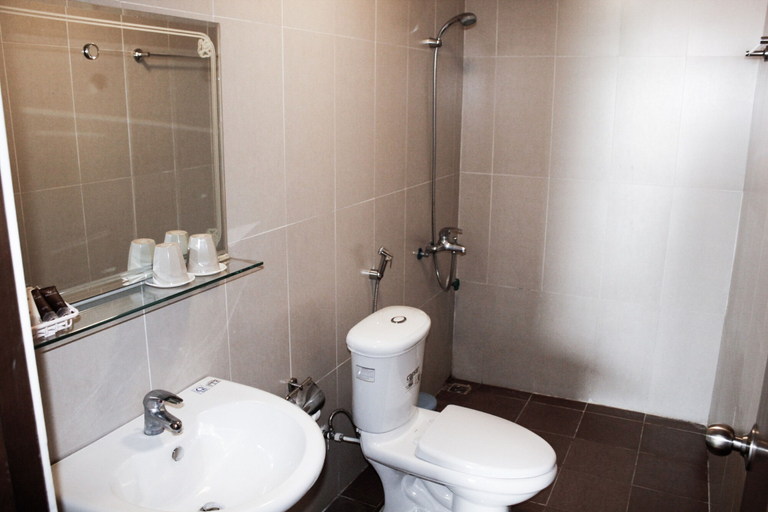 Bathroom 3, Maxshare Hotels & Serviced Apartments, Hạ Long