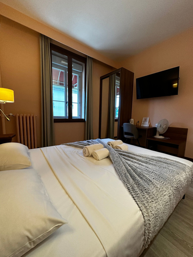 Bedroom 2, Hotel Terminus - Pizzeria Pizz'A Gogo, Jura