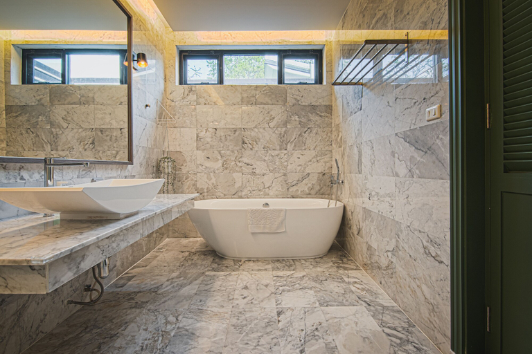 Bathroom 4, Lumphawa Amphawa, Muang Samut Songkhram