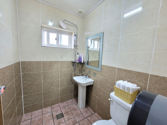 Bathroom 3, Starlightdrops Pension, Jeju