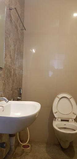 Bathroom 3, Hotel Bhagwati Lodging, Kolhapur