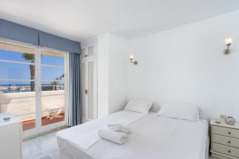 Bedroom 5, Stunning apartment in Puerto Marina, Málaga