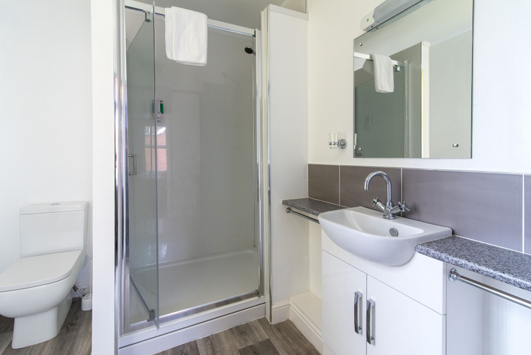 Bathroom 4, The Linden Leaf Rooms - Classy Studios, Nottinghamshire