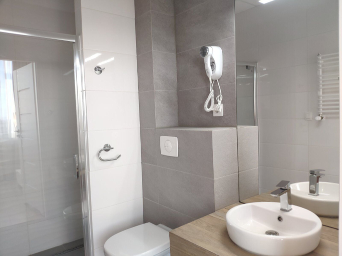 Bathroom 3, Apartamenty Varsovia 304, Warsaw