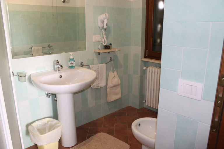 Bathroom 4, Agriturismo Le Sorgenti, Grosseto