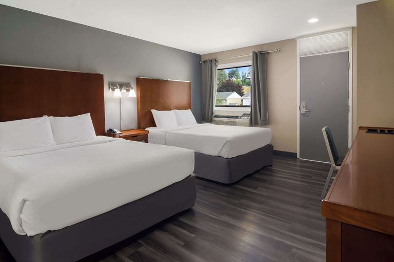 Bedroom 3, Canadas Best Value Inn & Suites Kamloops, Thompson-Nicola