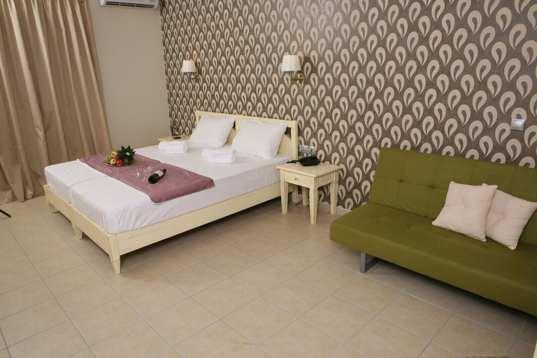 Bedroom 4, Michaelangelo, Epirus