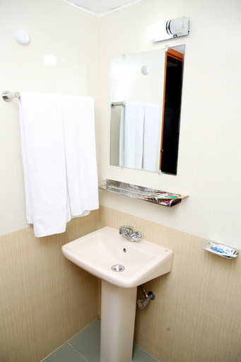 Bathroom 3, Hotel Royal Palace, Dhaka