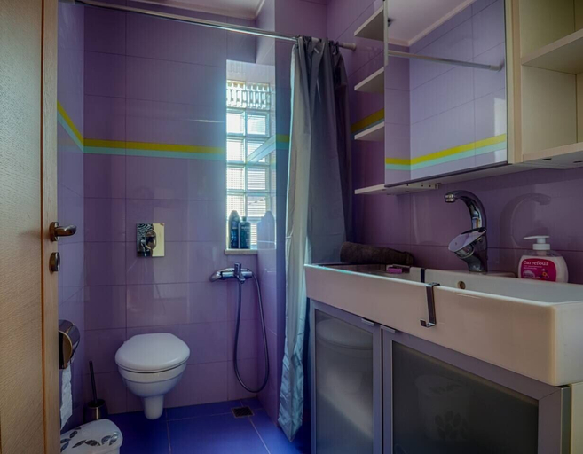 Bathroom 4, Pentari Bitsakis House, Crete