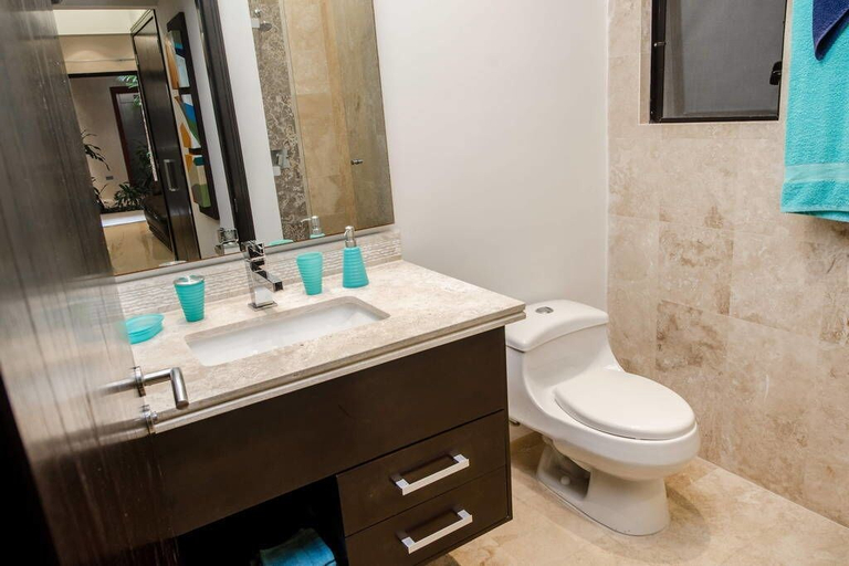 Bathroom 4, Heliko 101B by CocoBR, Cozumel