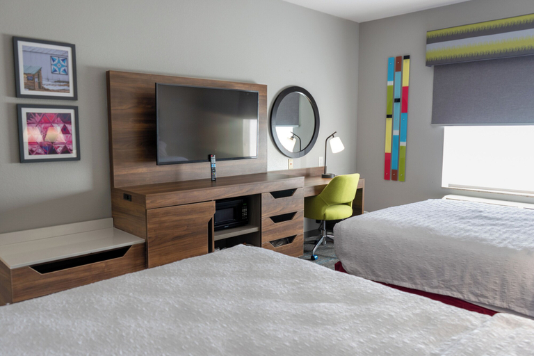 Bedroom 3, Hampton Inn Elkhorn Lake Geneva Area, Walworth