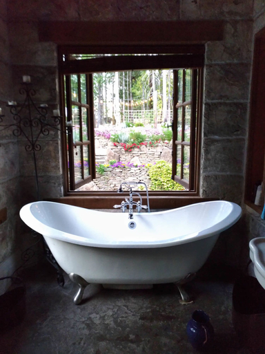 Bathroom 3, Stone Hearst, Capital
