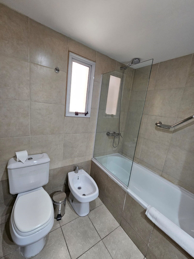 Bathroom 4, Dakar Hotel, Capital