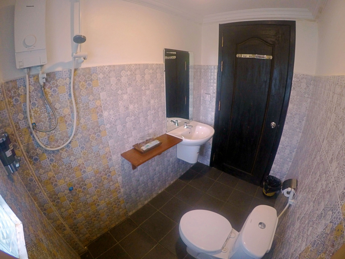 Bathroom 5, Salty River Resort, Kampot