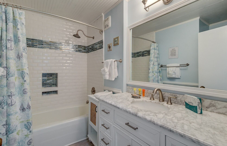 Bathroom 4, 2 A Seagrove by Avantstay Oceanfront, Beach and Community Pool Access, Charleston