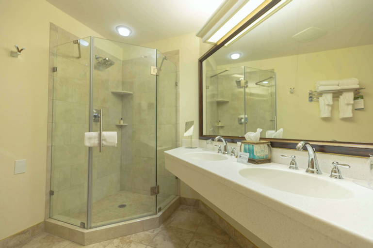 Bathroom 18